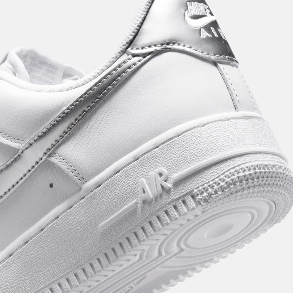 Buty damskie Nike Air Force 1 '07 SE IV5102-100 - białe