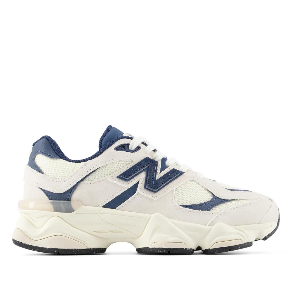 Buty młodzieżowe New Balance G90602JM - beżowe