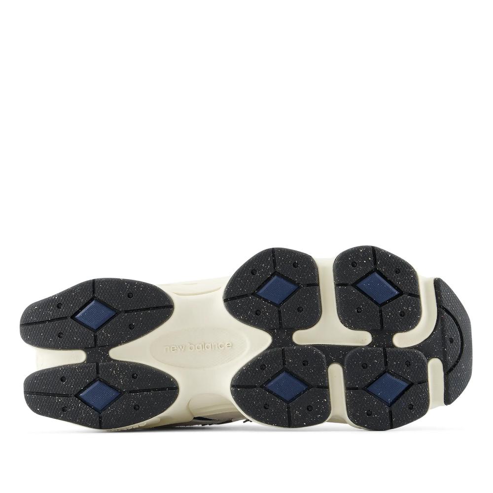 Buty młodzieżowe New Balance G90602JM - beżowe