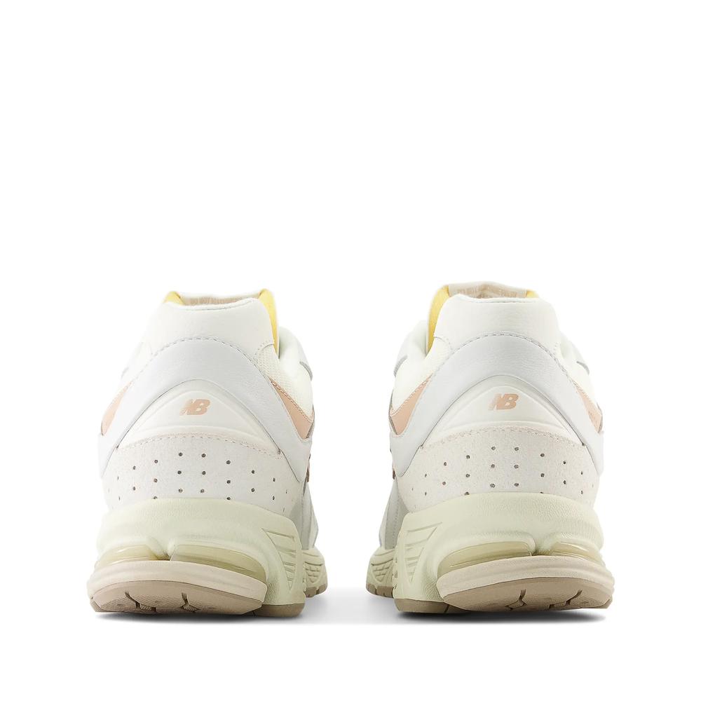 Buty New Balance M2002RVF - białe