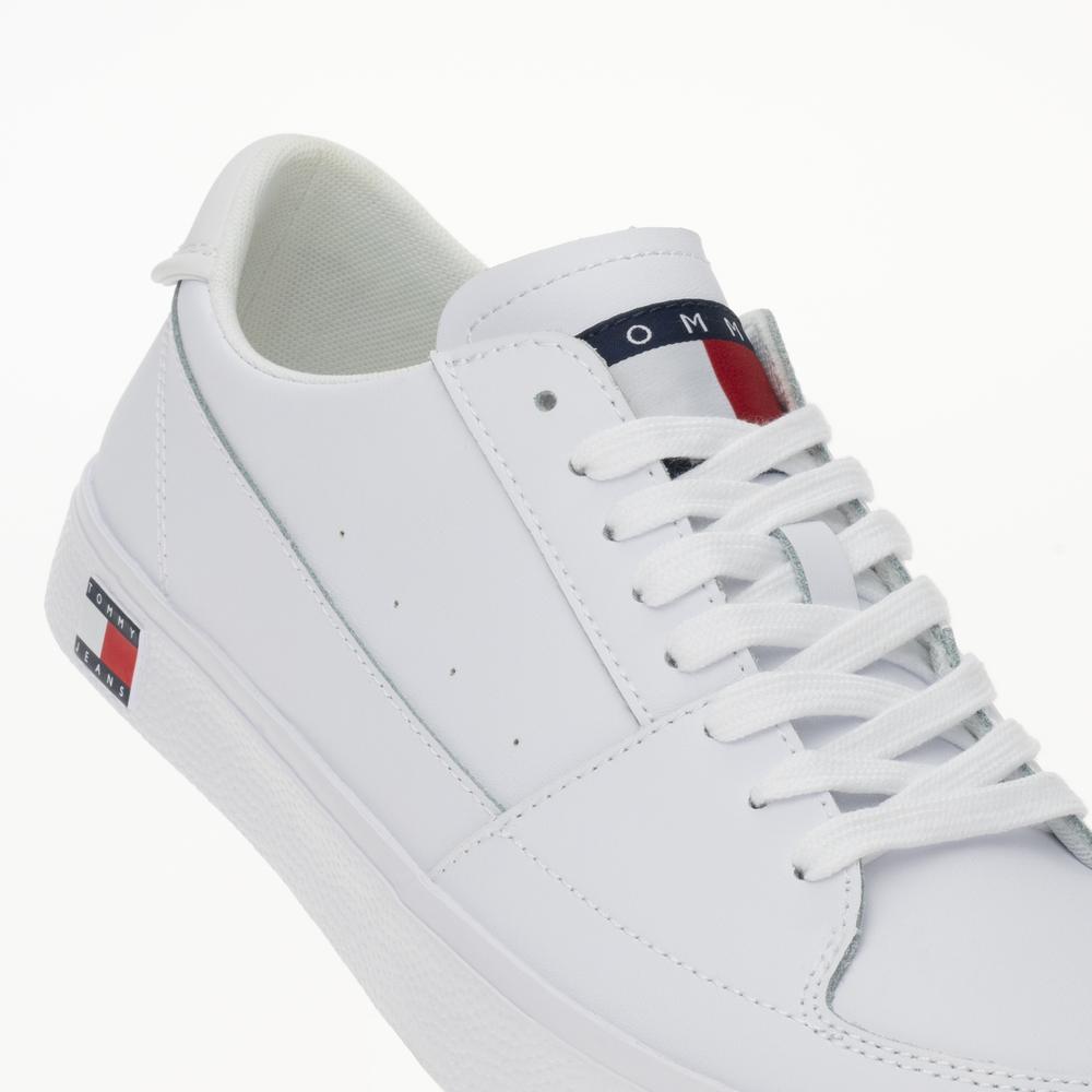 Buty Tommy Jeans Vulcanized Essential EM0EM01398-YBS - białe