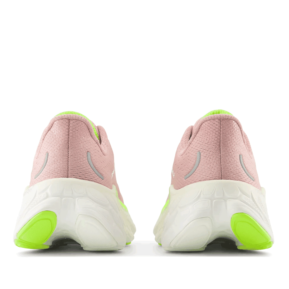 Buty New Balance Fresh Foam More v4 WMORCI4 - różowe