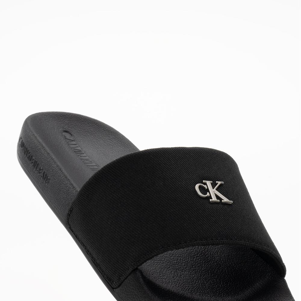 Klapki Calvin Klein Slide Monogram Hardware YW0YW01713-0GJ - czarne