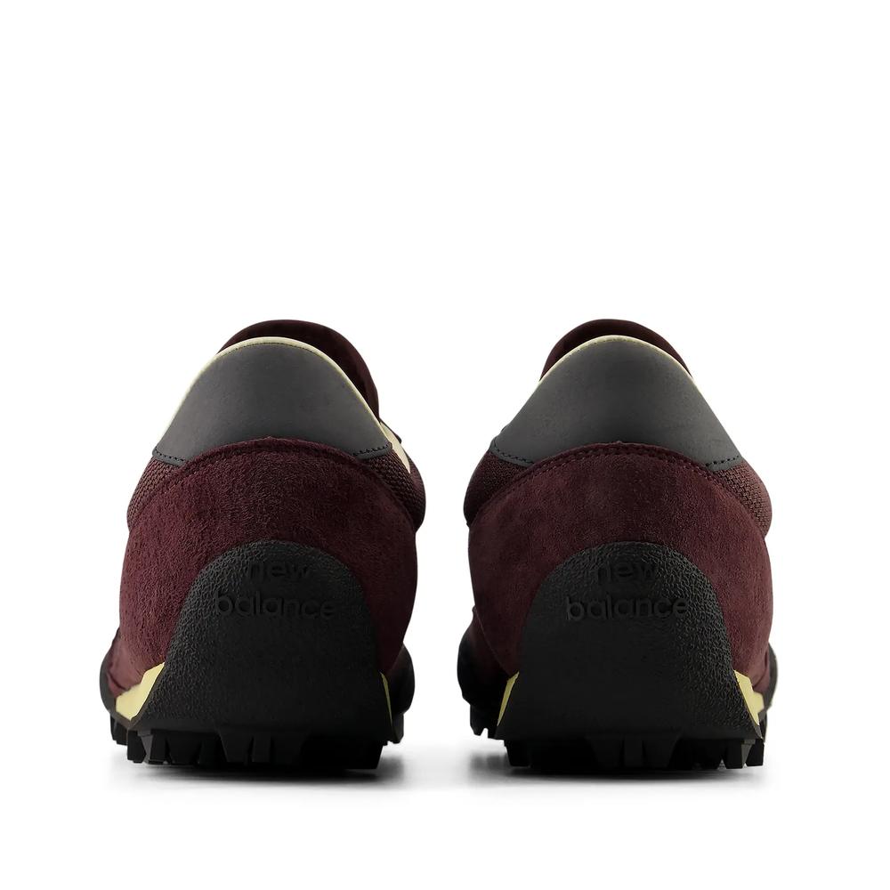 Buty unisex New Balance Gator Run UGTR48S - brązowe