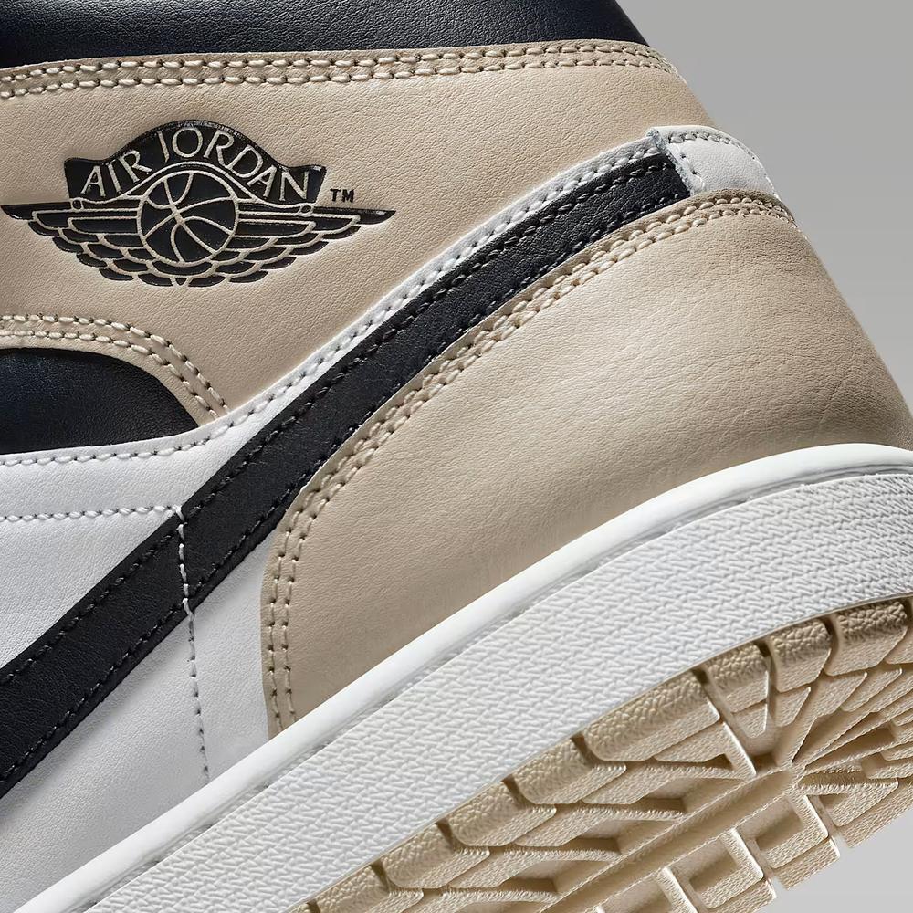 Buty męskie Air Jordan 1 Mid DQ8426-153 - biało-beżowe