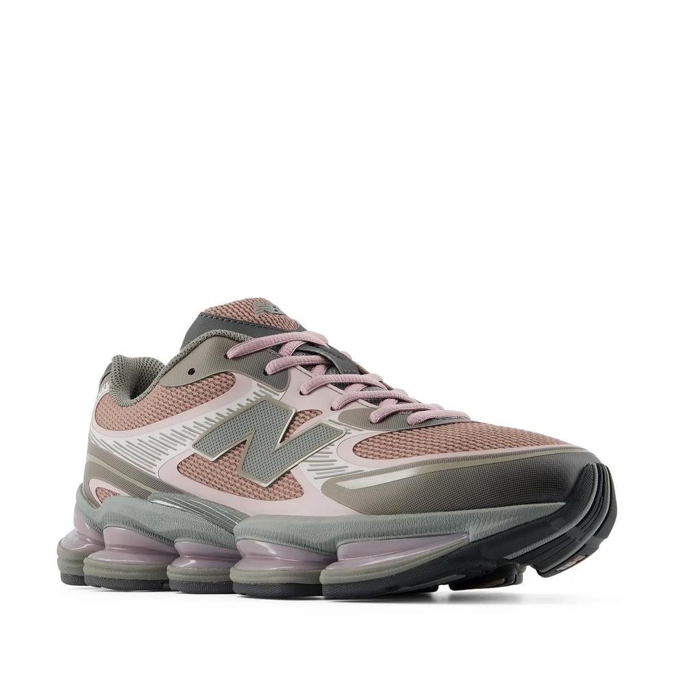 Buty unisex New Balance U20002T8 - brązowe