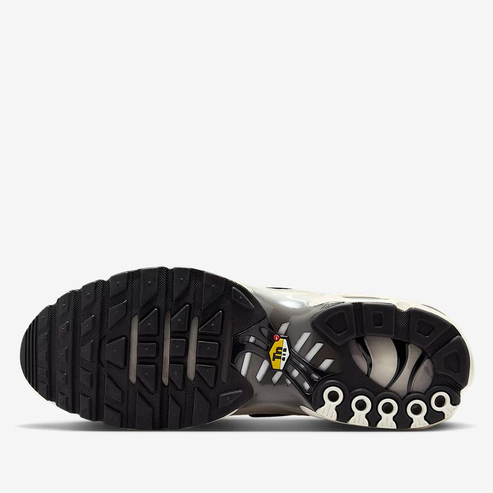 Buty męskie Nike Air Max Plus DM0032-106 - białe