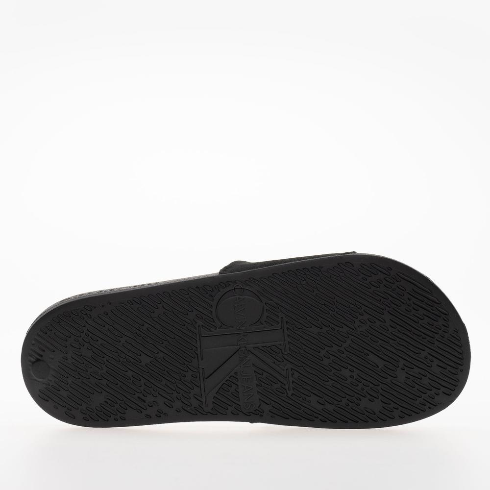Klapki Calvin Klein Slide Monogram Hardware YW0YW01713-0GJ - czarne