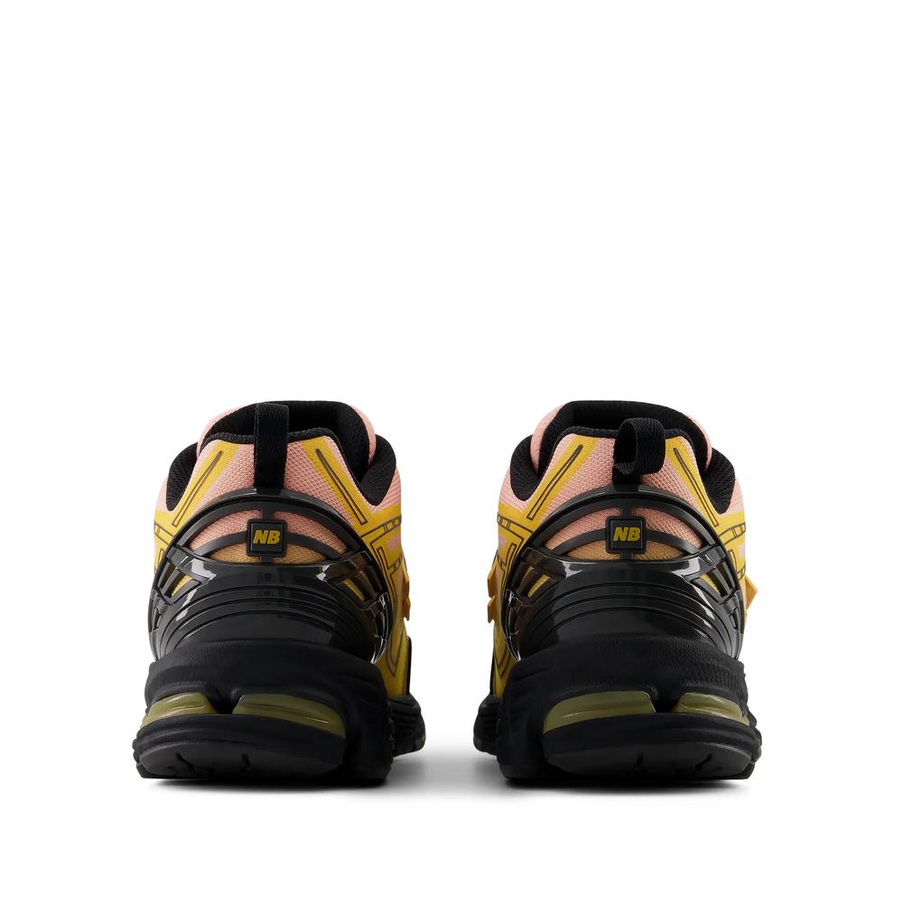 Buty unisex New Balance U1906596 - pomarańczowe