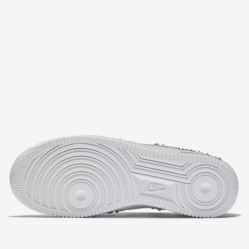Buty damskie Nike Air Force 1 '07 XX Studded AR0639-100 - białe