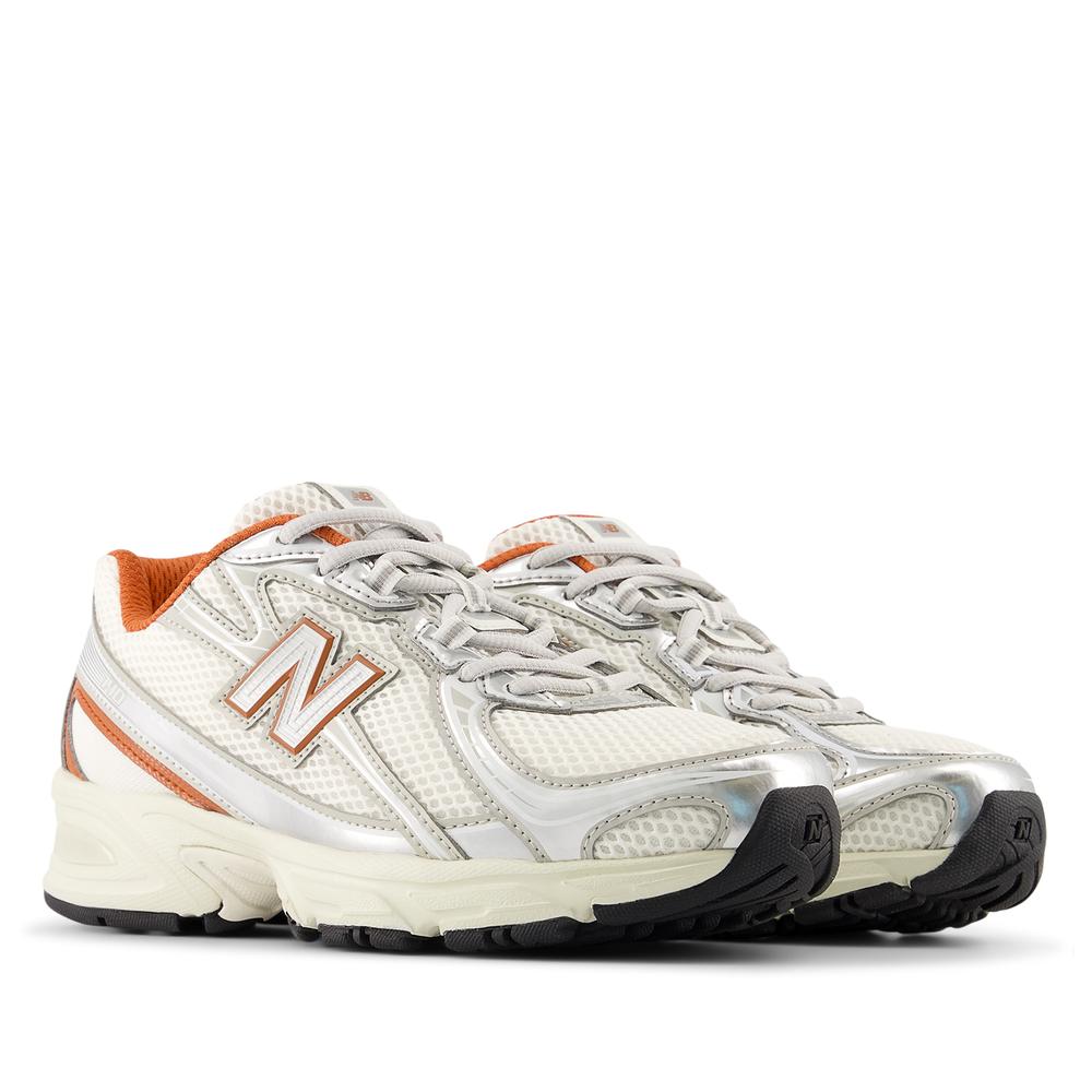 Buty młodzieżowe New Balance G7404O9 - beżowe