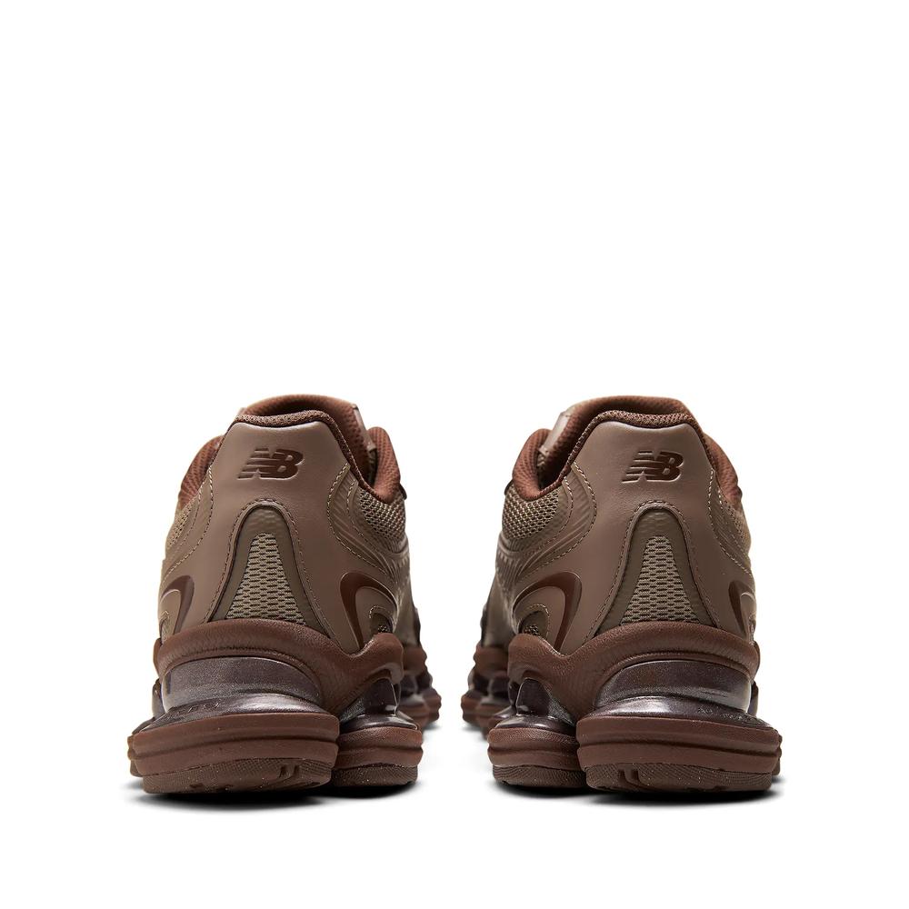 Buty unisex New Balance U20004EY - brązowe