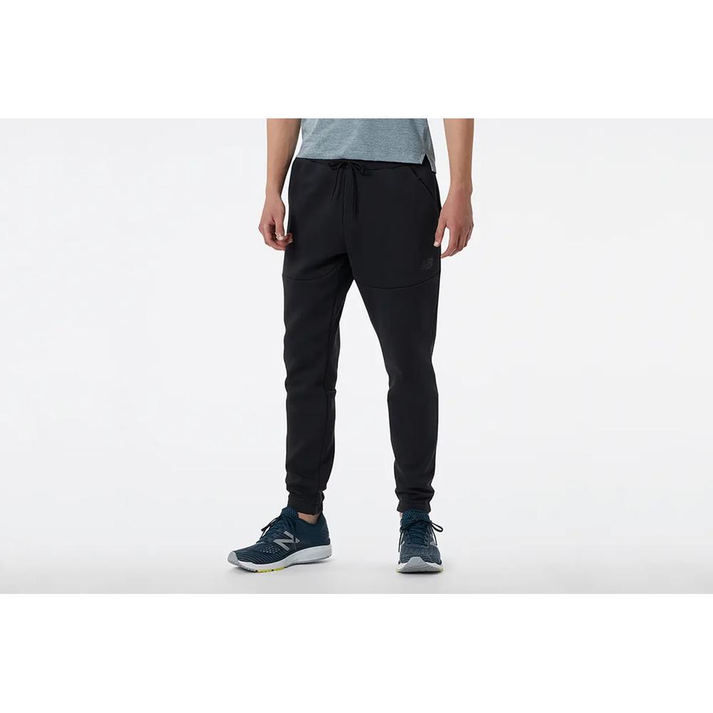 Spodnie dresowe New Balance MP21143BK - czarne