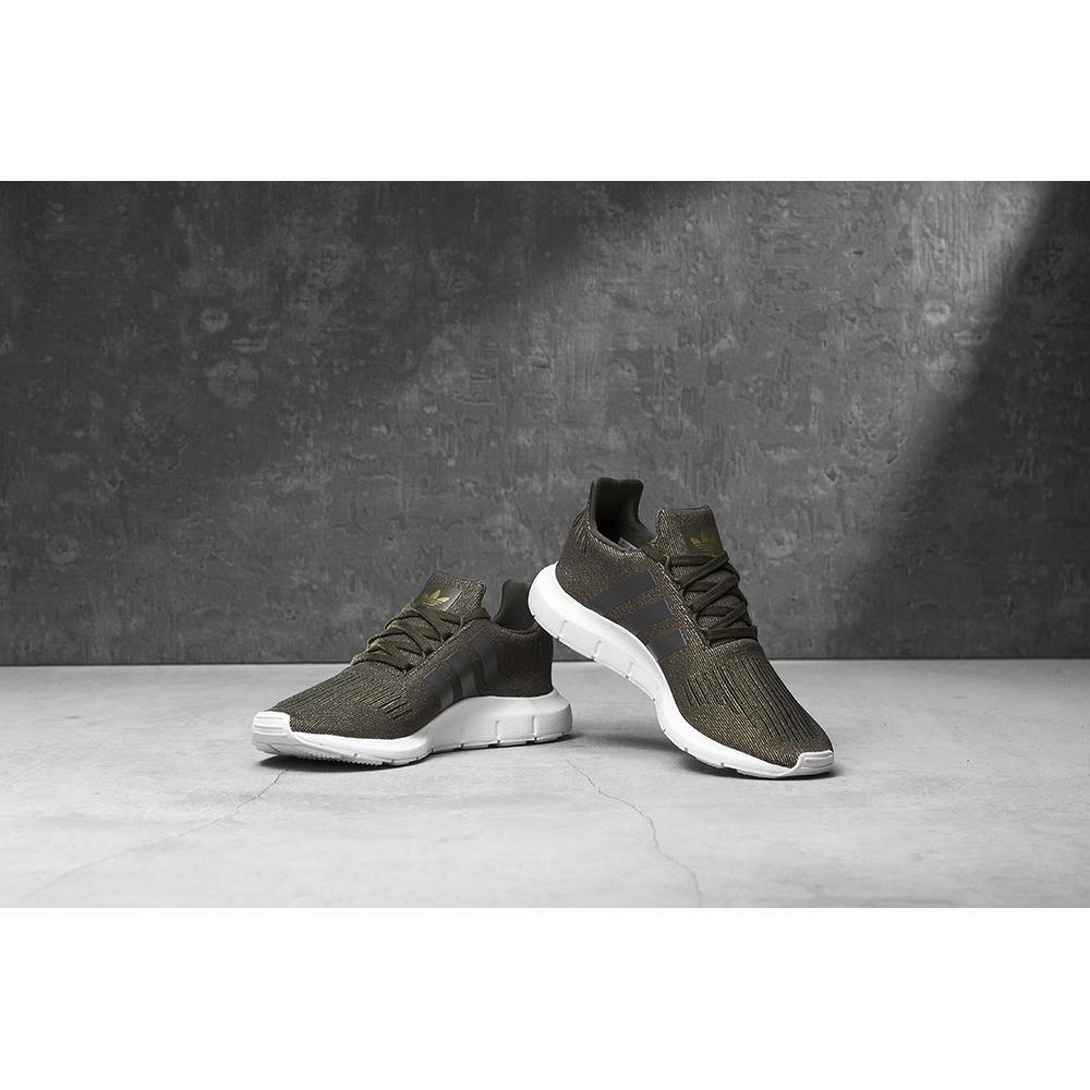 ADIDAS SWIFT RUN W > CQ2016