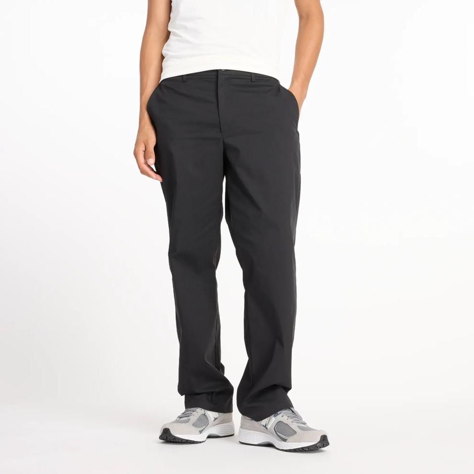 Spodnie New Balance MP43560BK - czarne
