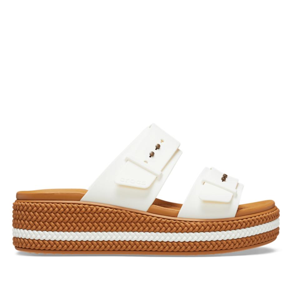 Klapki Crocs Brooklyn Woven Buckle Low Wedge 209978-0WV - białe