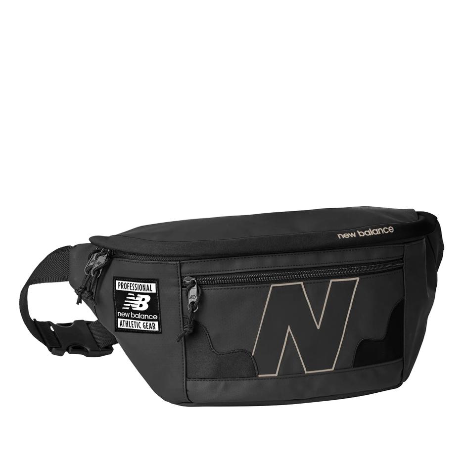 Saszetka New Balance LAB21014BKK - czarna