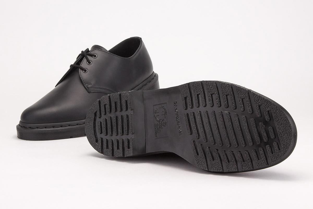 1. 『MONOCHROME』& PORTFOLIO Biały Buty sportowe z logo Givenchy - Vitkac Polska